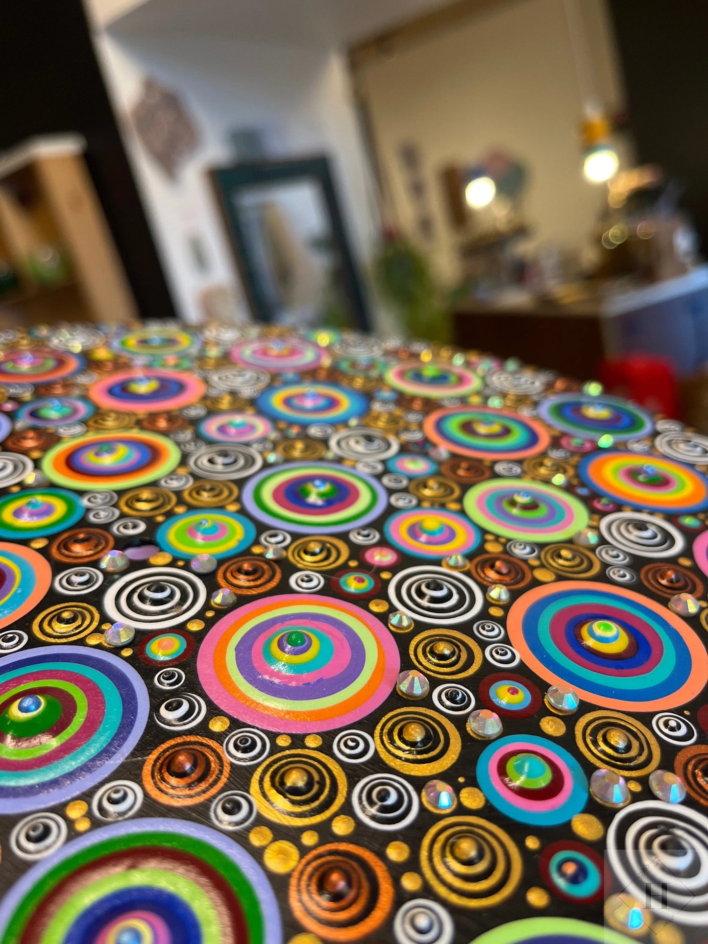 Dotart maleri på LP plade - multi dots med rhinsten Zenjasworld