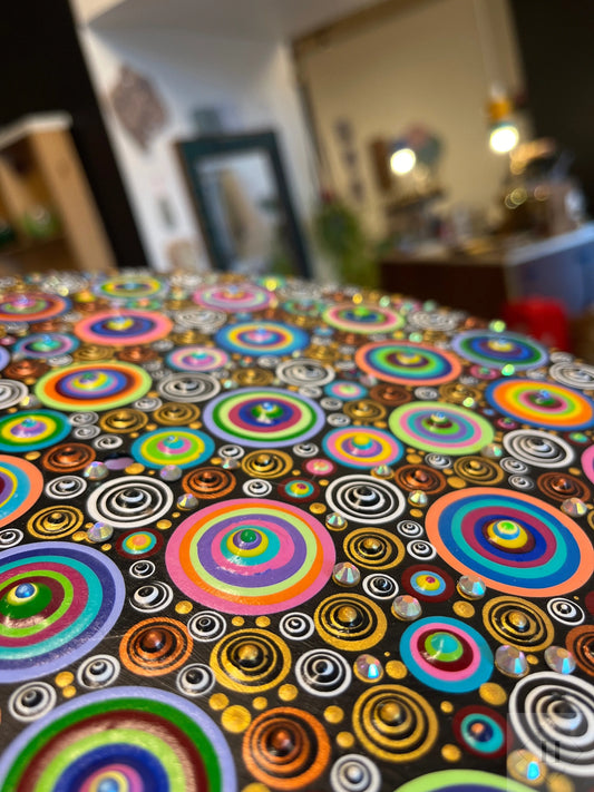 Dotart maleri på LP plade - multi dots med rhinsten Zenjasworld