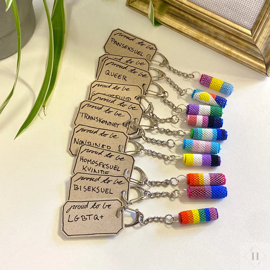 Nøglering af miyuki perler - proud to be… Sara Engel