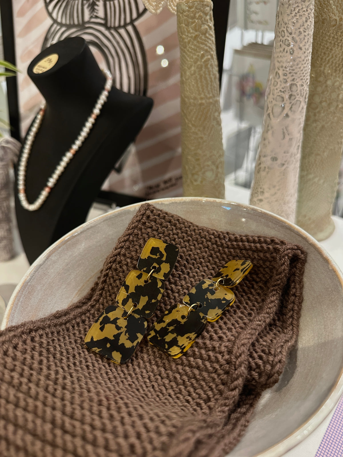 Statement øreringe i akryl – Turtle Dangle | Saisall