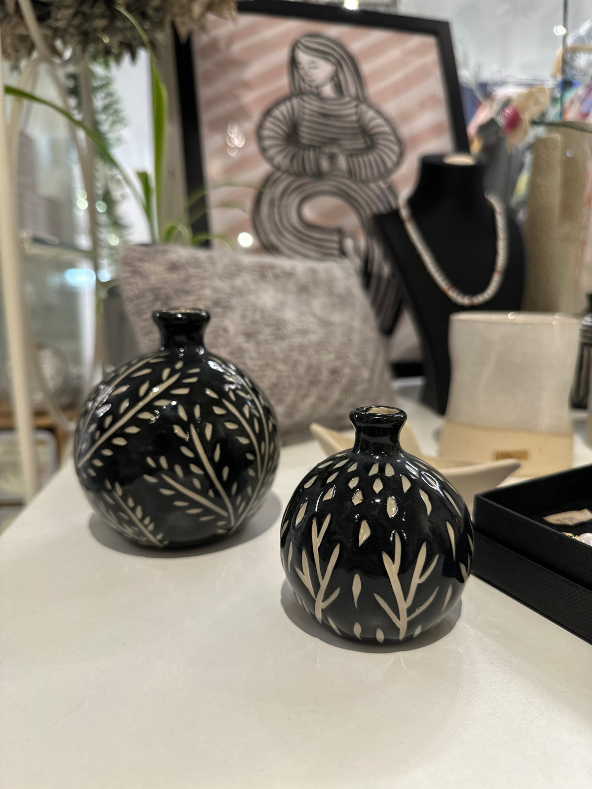 Håndlavet boble vase i keramik – 10 cm | Famalut