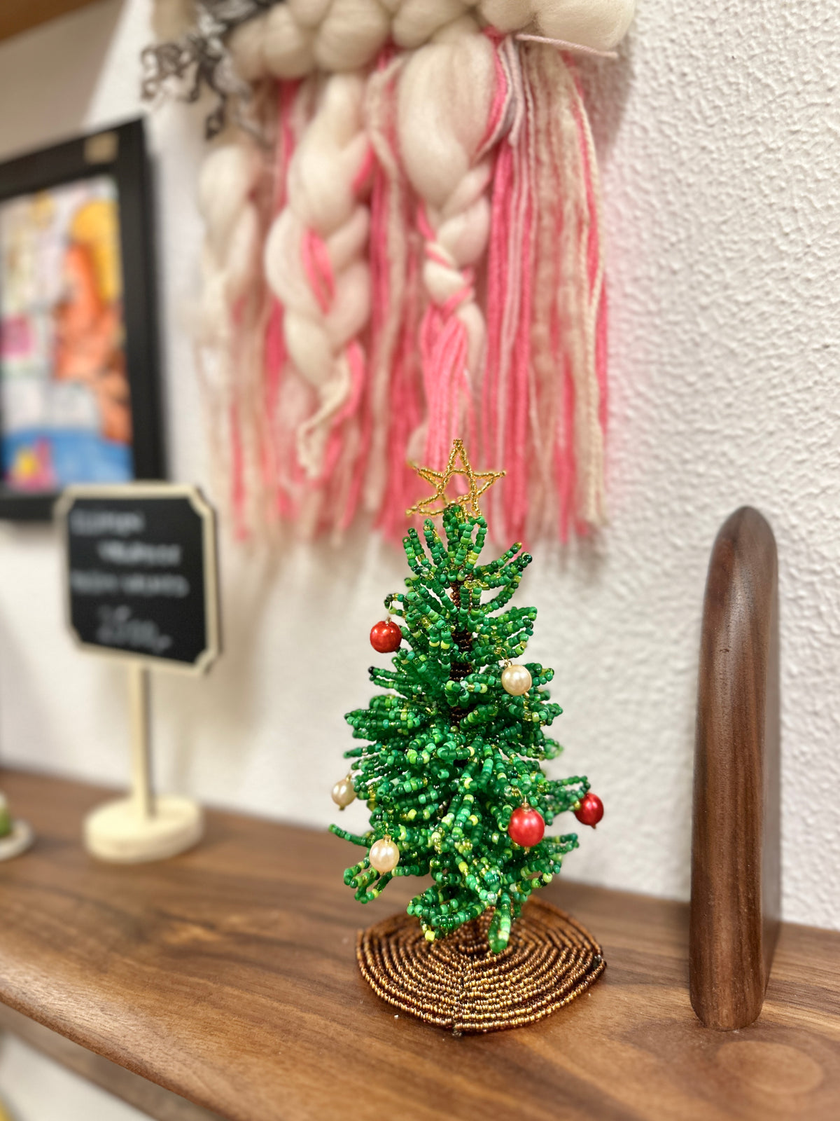 Håndlavet juletræ i glasperler med stjerne – ca. 16 cm | Kaimers krea