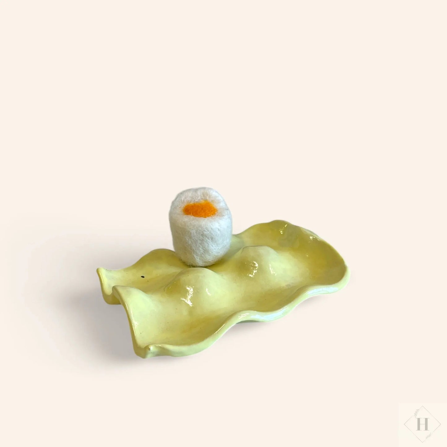 Æggebakke i keramik By Victoria Juul