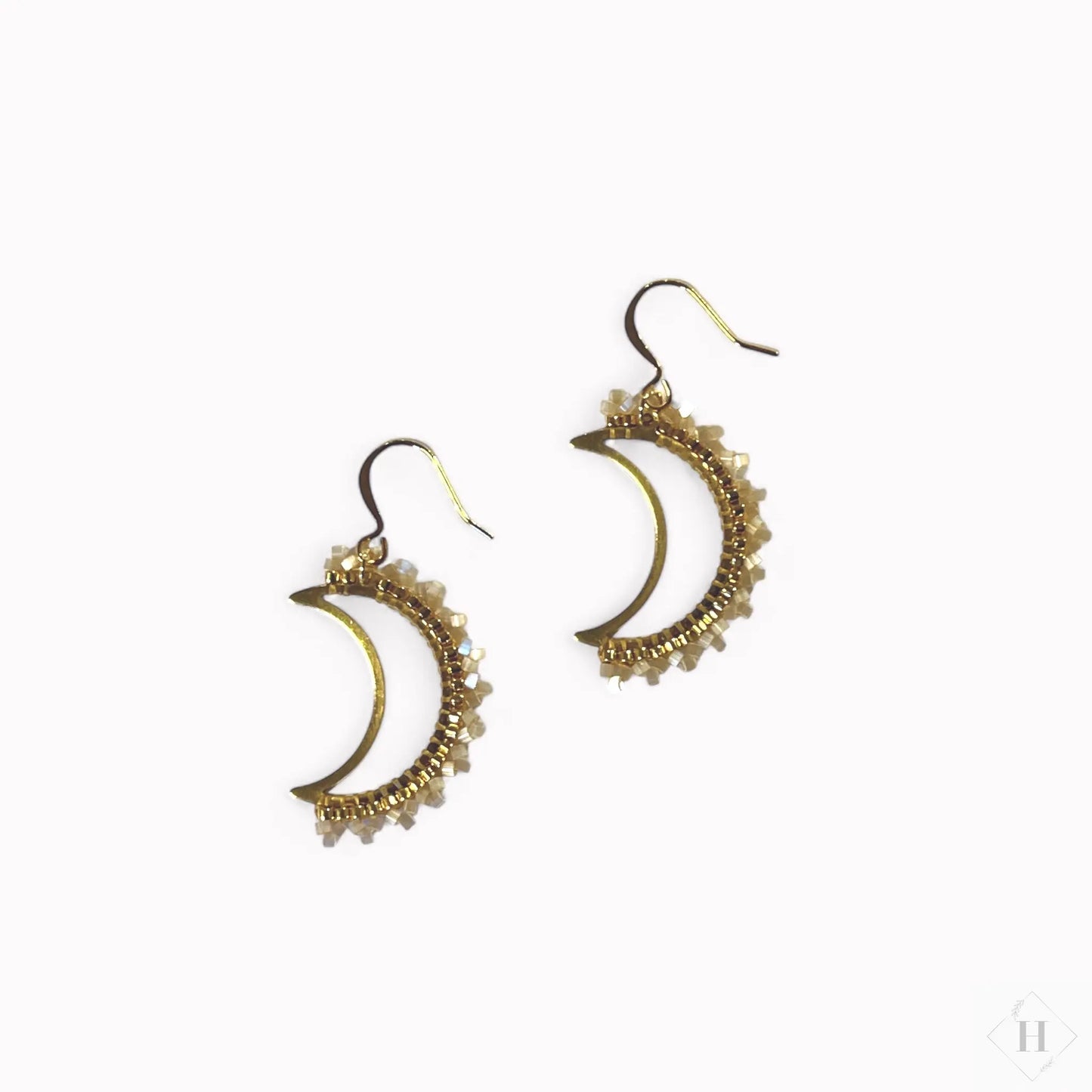 Måne øreringe i miyuki perler - råhvid Mabalser