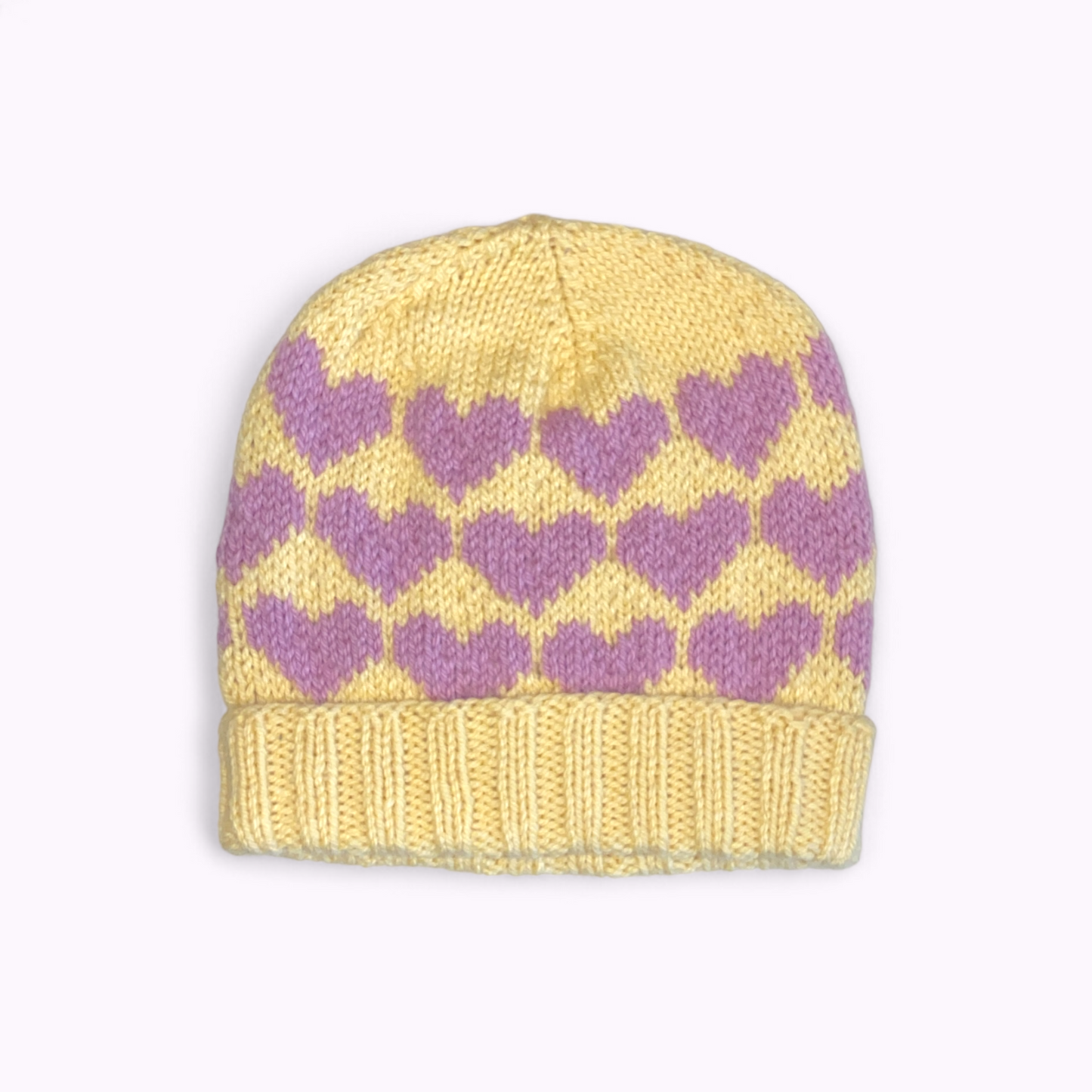 Strikket hue med hjerter - gul/lyserød Famalut