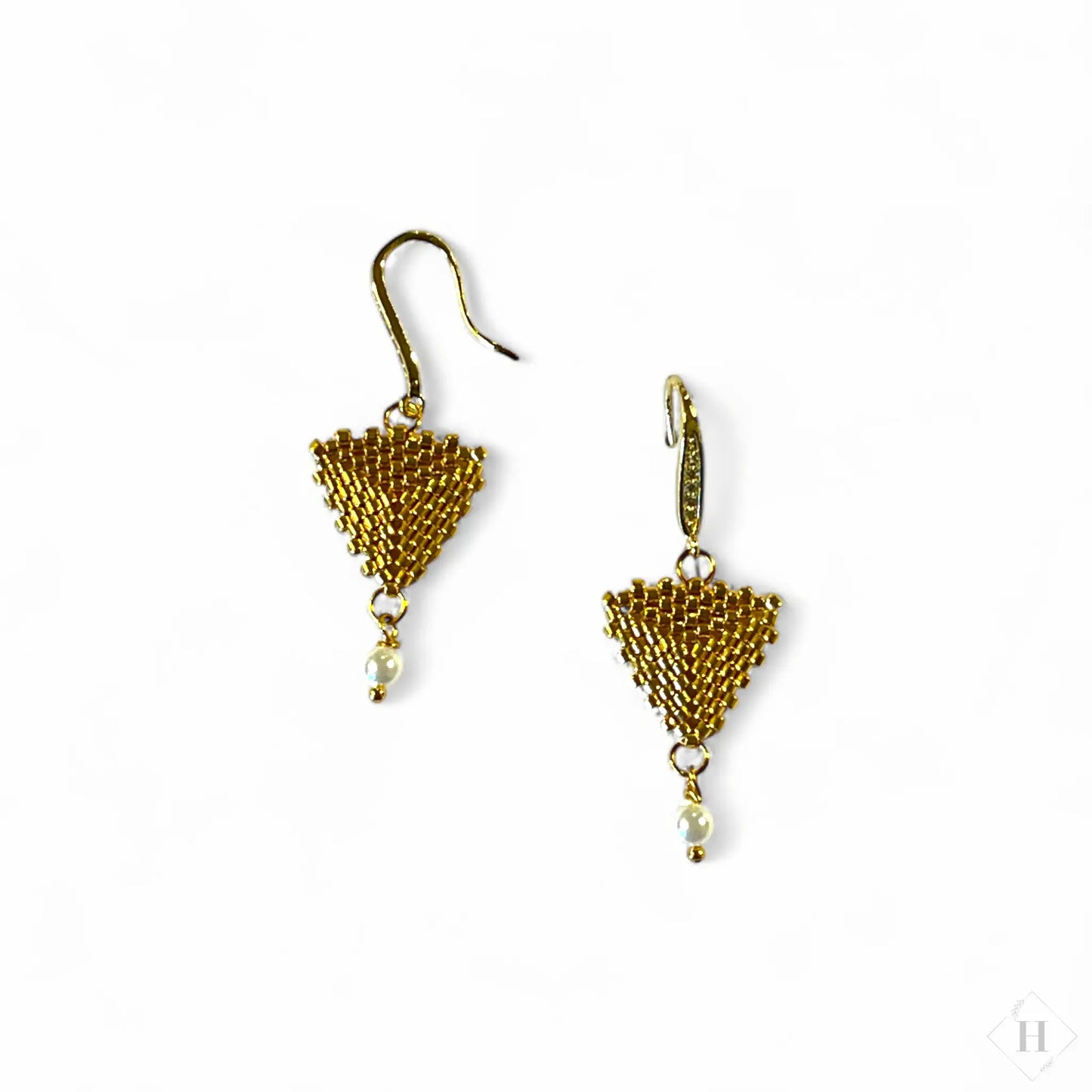 Trekant - guldbelagt med perle Mabalser