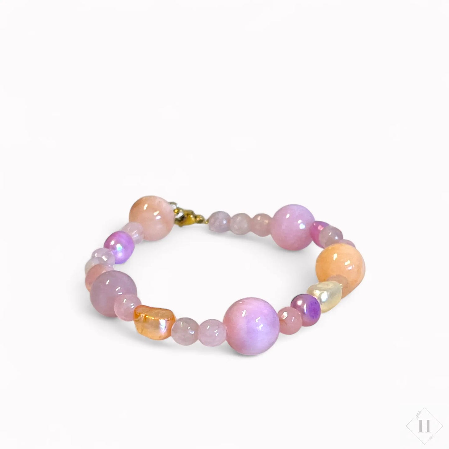 Armbånd med perler i jade og ferskvandsperler By Victoria Juul