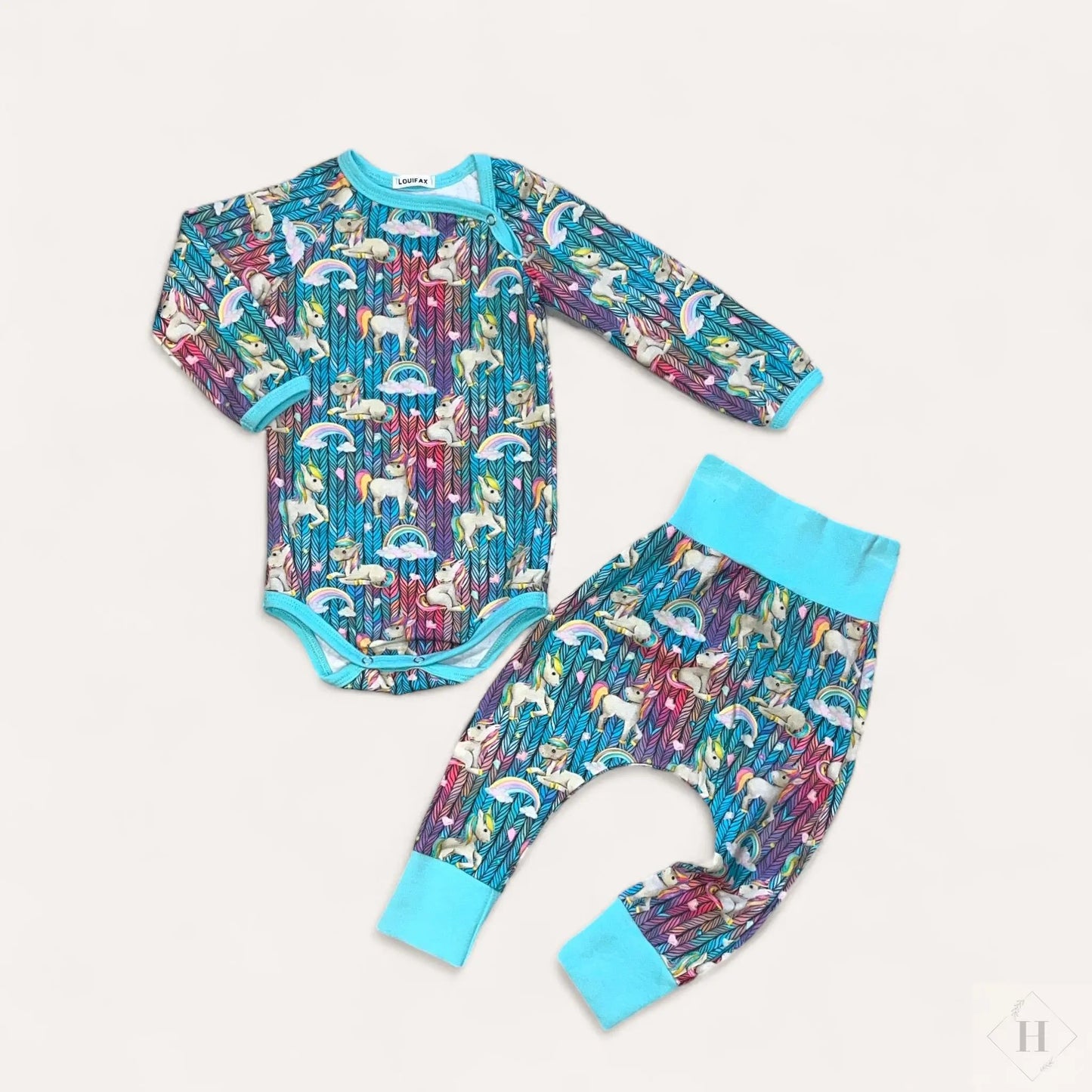 Håndlavet Baby Body og Bukser Str 80 - Blødt Jersey Sæt med Enhjørninge Motiv Louifax
