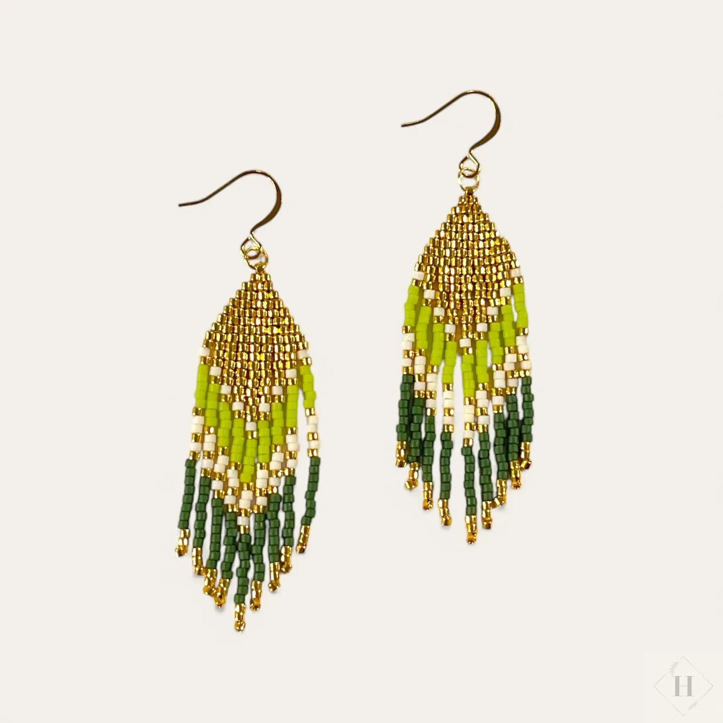 Frynseøreringe i miyuki perler - grønne nuancer Mabalser