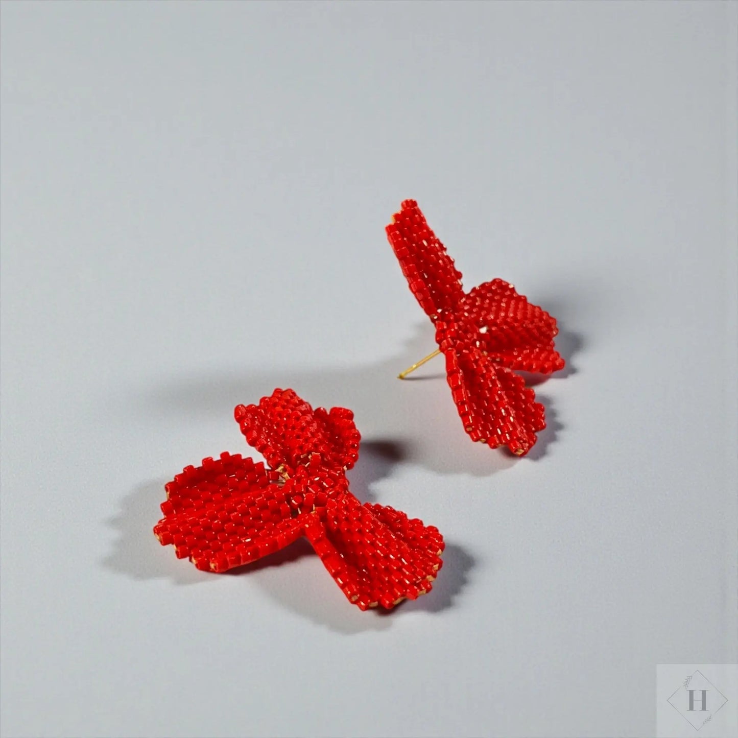 Øreringe i røde miyuki perler - blomster Mabalser