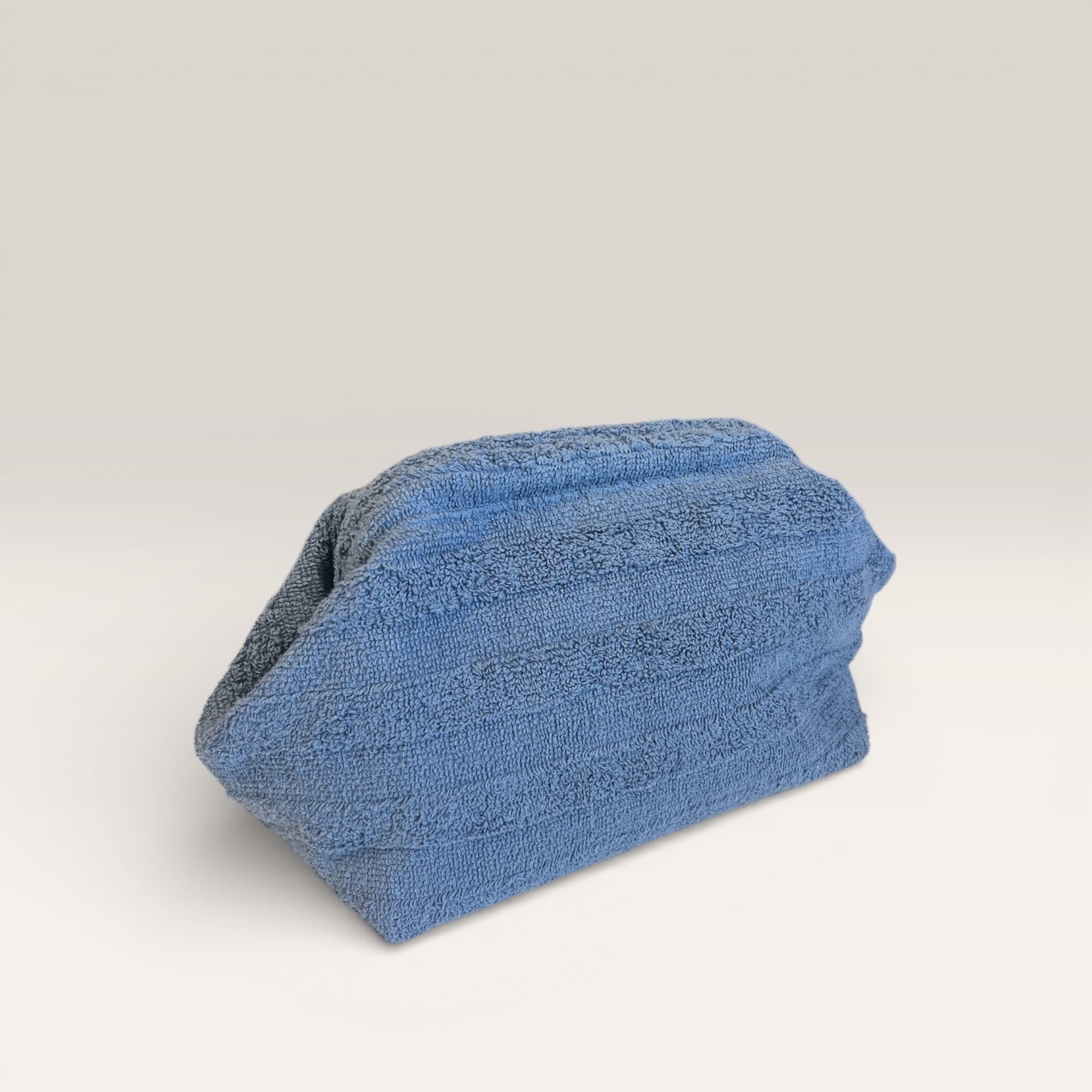 Clutch med Bøjlelukning støvet blå - Håndlavet i frotté stof