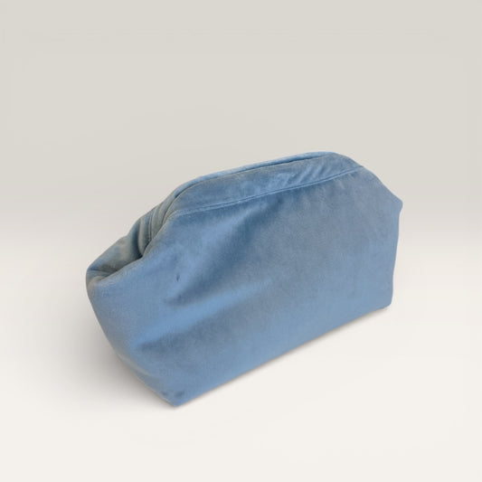 Clutch med Bøjlelukning støvet blå - Håndlavet i møbelvelour