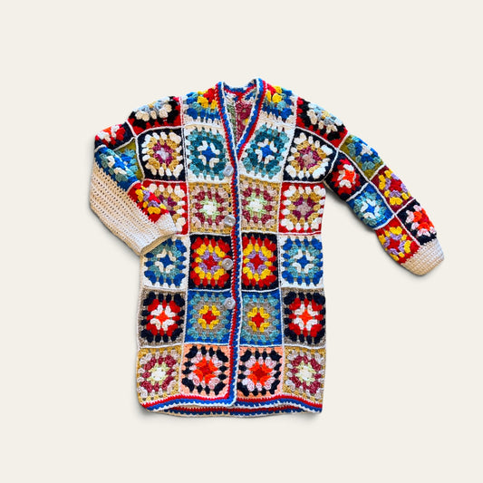 Hæklet lang cardigan med granny squares