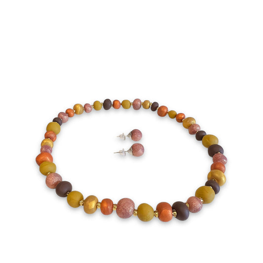 Halskæde og ørestikkere i håndlavede perler - Brun nuancer Aldrig2ens