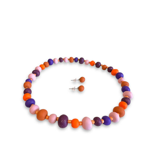 Halskæde og ørestikkere i håndlavede perler - Neon orange/lilla Aldrig2ens