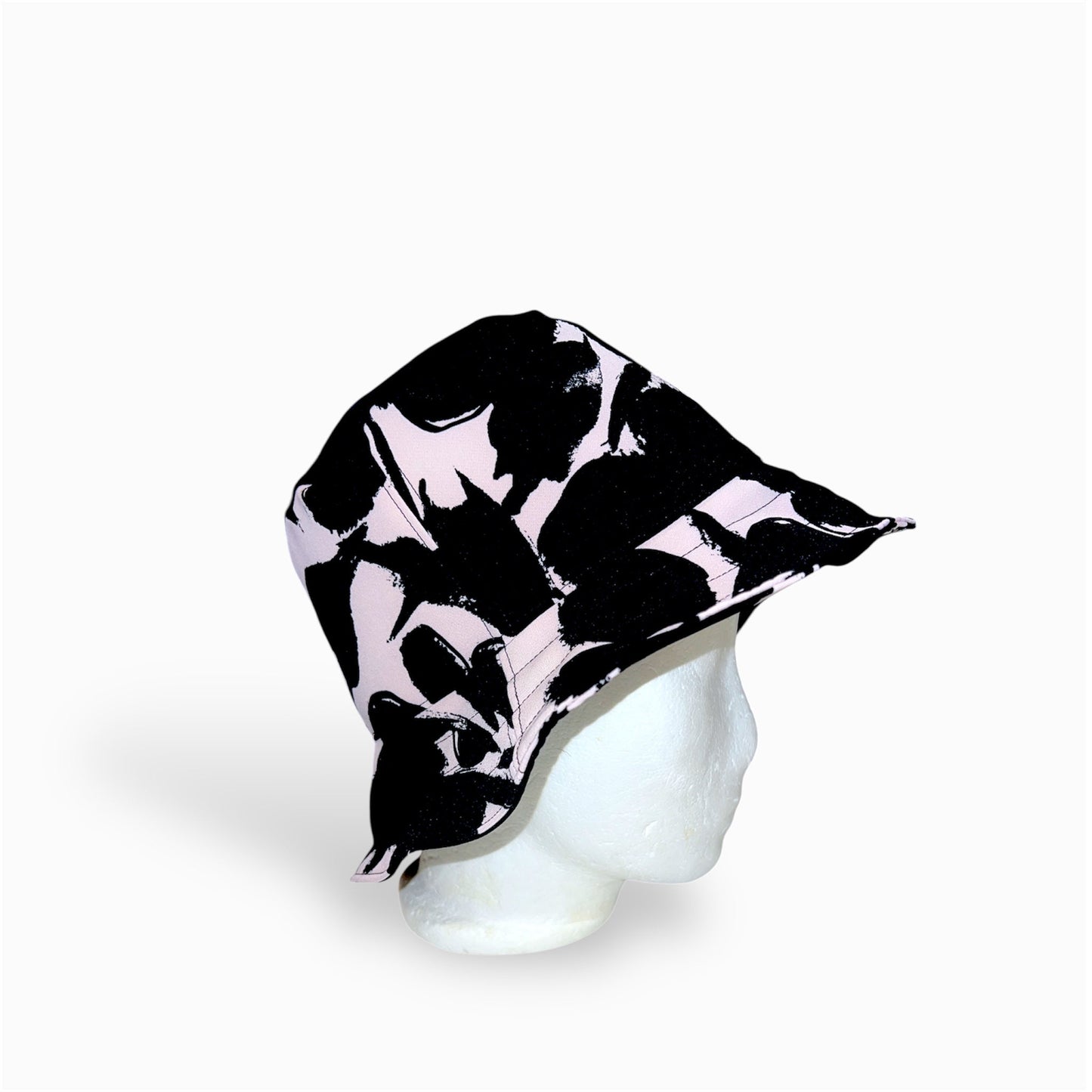 Bøllehat i abstraktstof str 56 HG Design