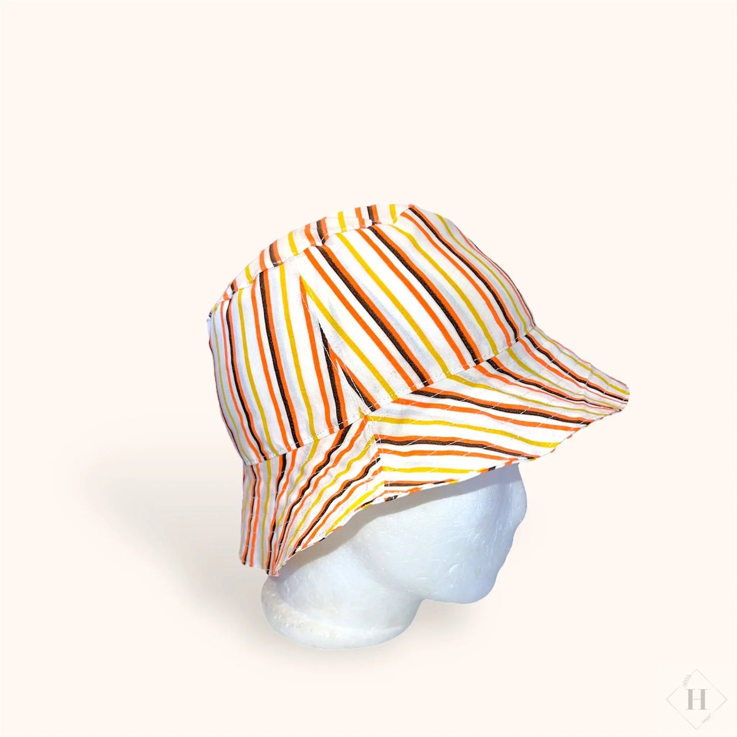 Bøllehat i stribetstof str 52 HG Design