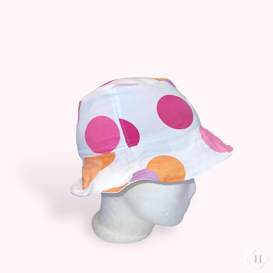 Bøllehat i prikketstof str 52 HG Design