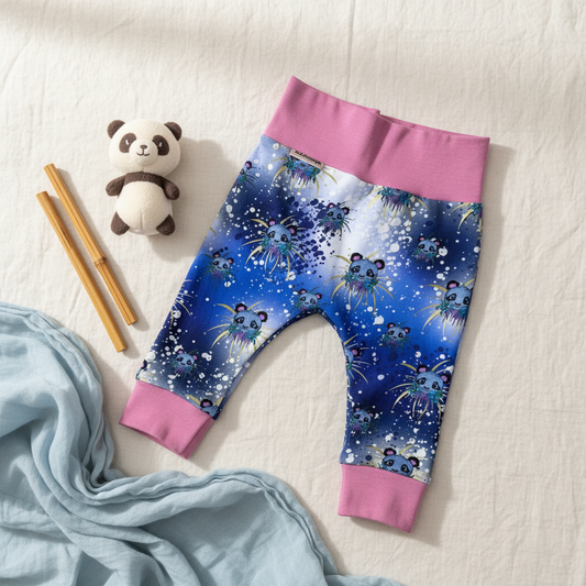 Baby bukser – blå panda (flere størrelser)