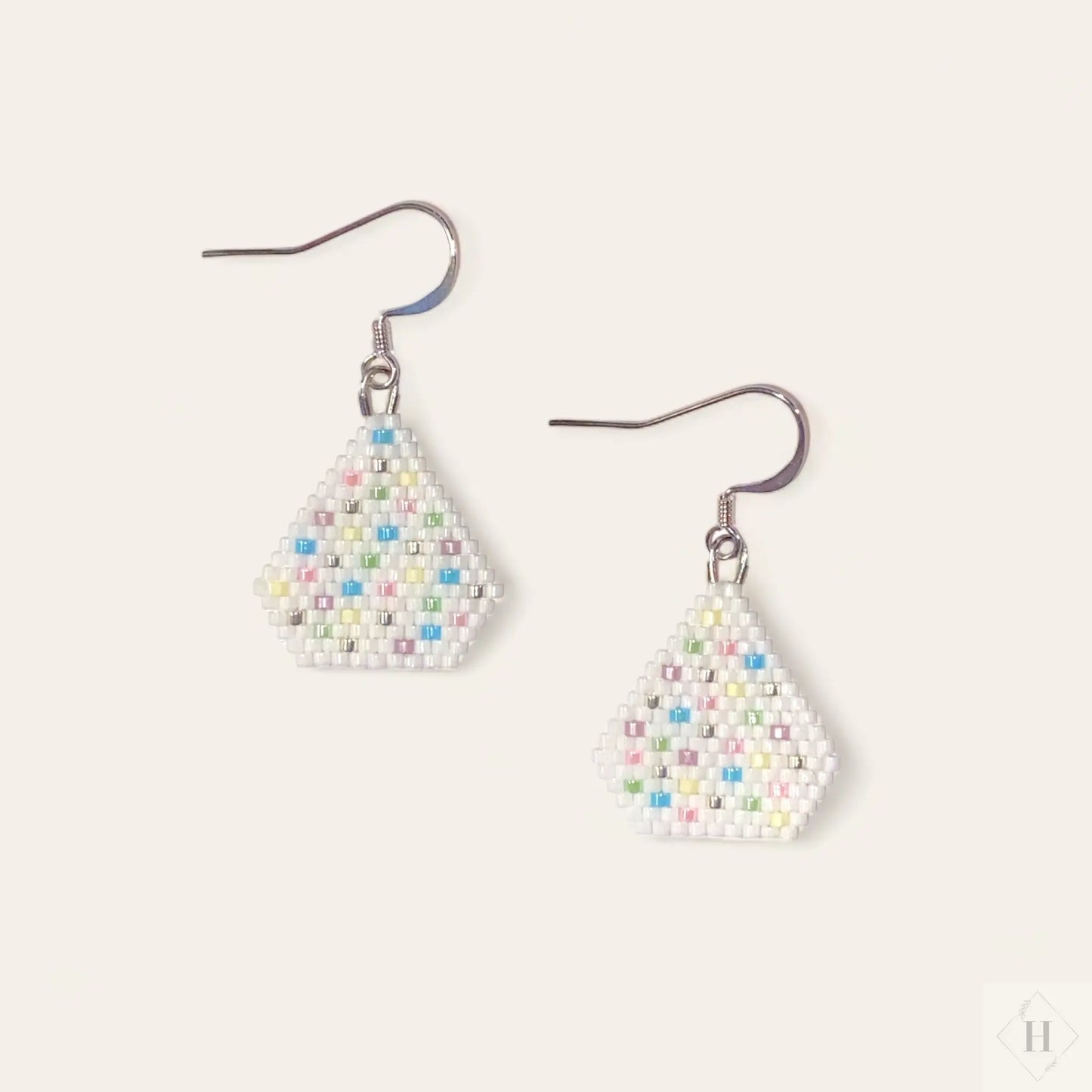 Ørering af miyuki perler - confetti pastel Sara Engel