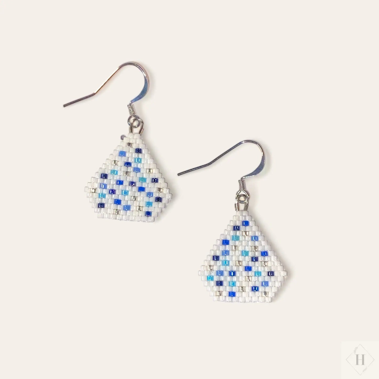 Ørering af miyuki perler - confetti blå nuancer Sara Engel