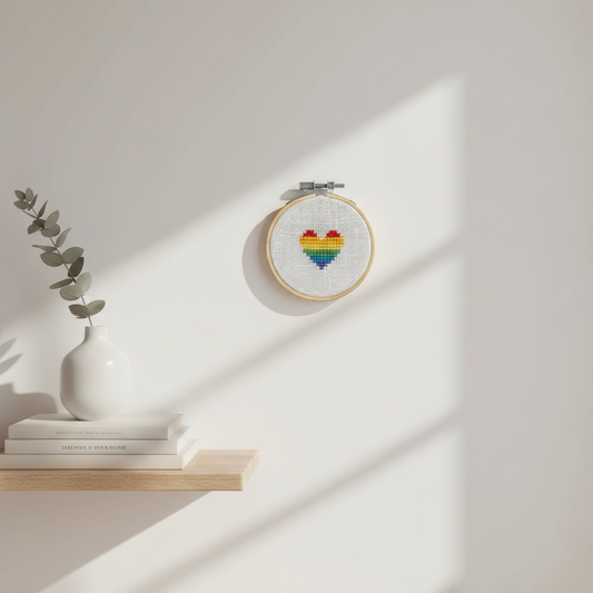 Broderi i ramme pride hjerte – håndlavet | Juks