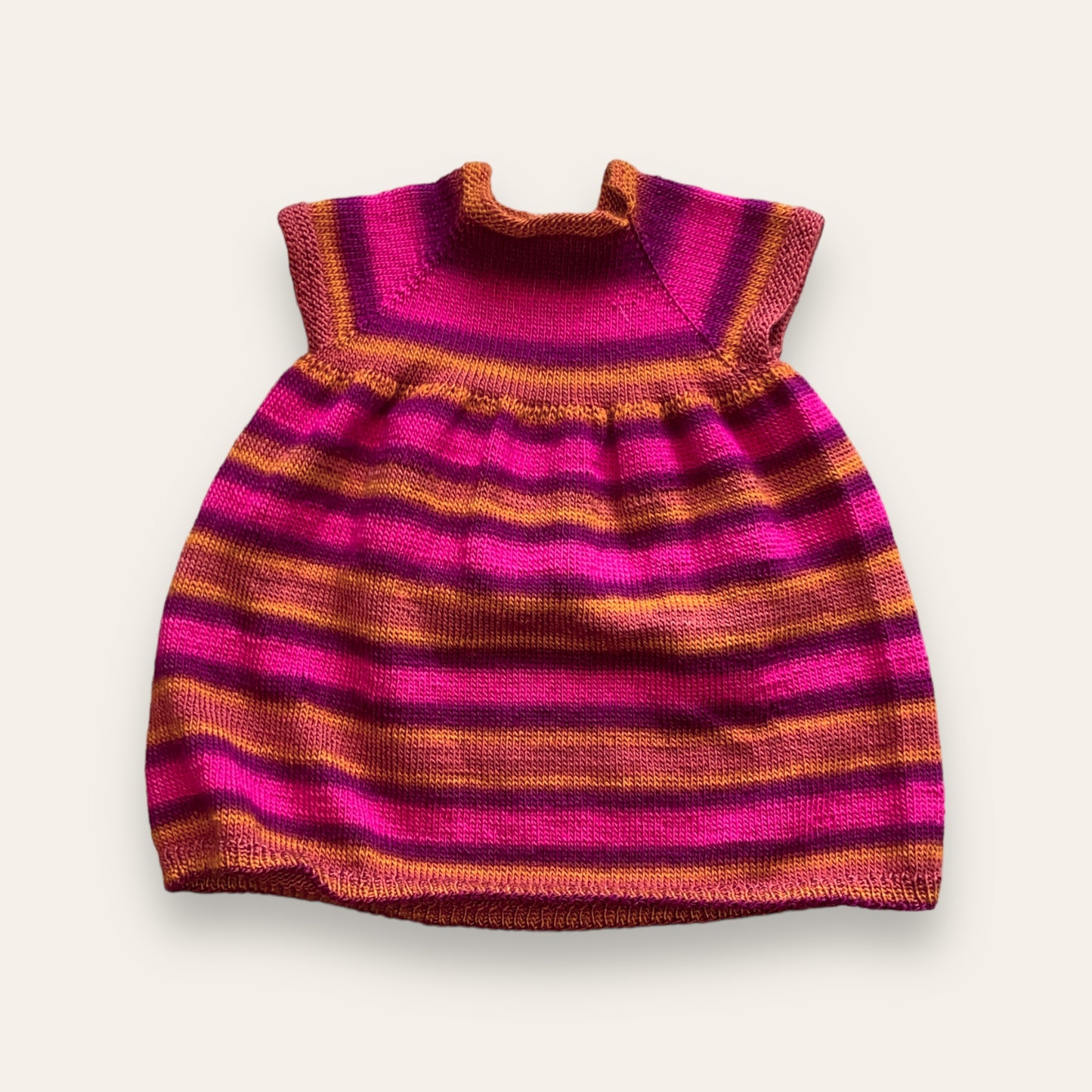 Strikket børnekjole str 92 (uld) Laila