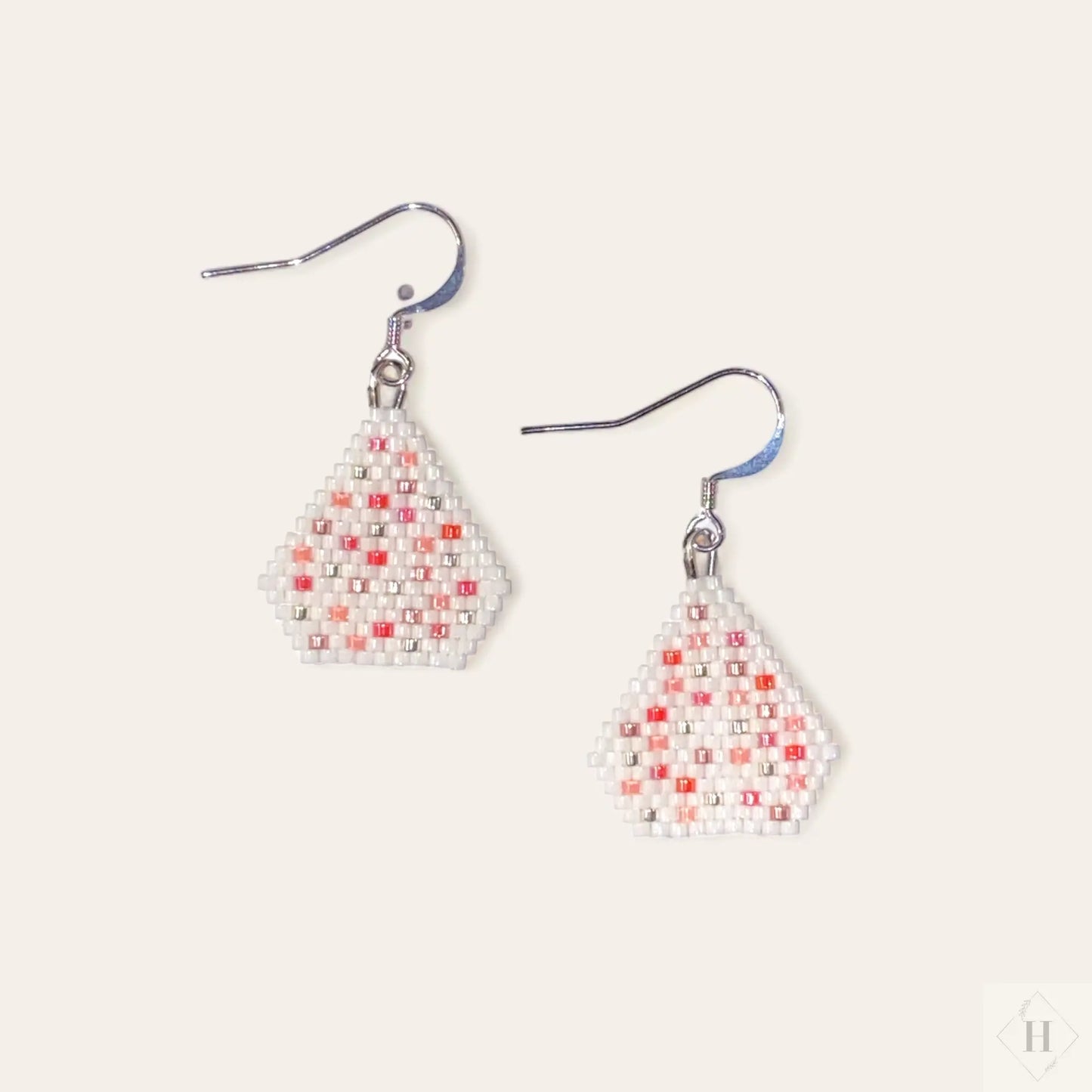 Ørering af miyuki perler - confetti lyserøde nuancer Sara Engel