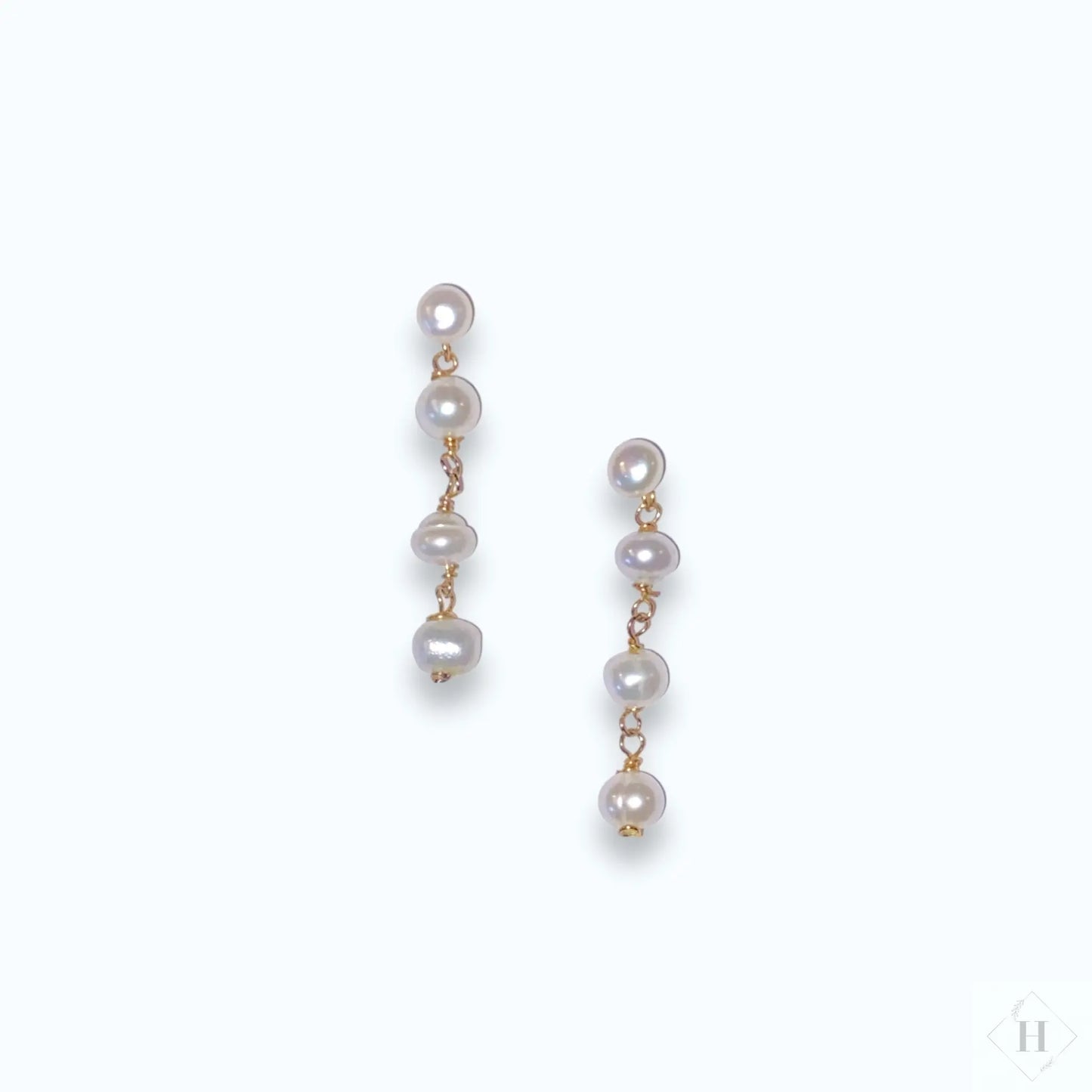 Ørestikker i forgyldt sølv og ferskvandsperler Valley by Aslak