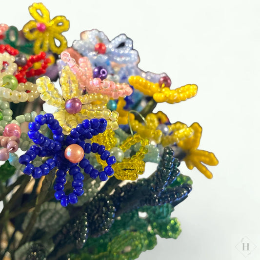 Lille håndlavet blomst i glasperler - ass Kaimers krea