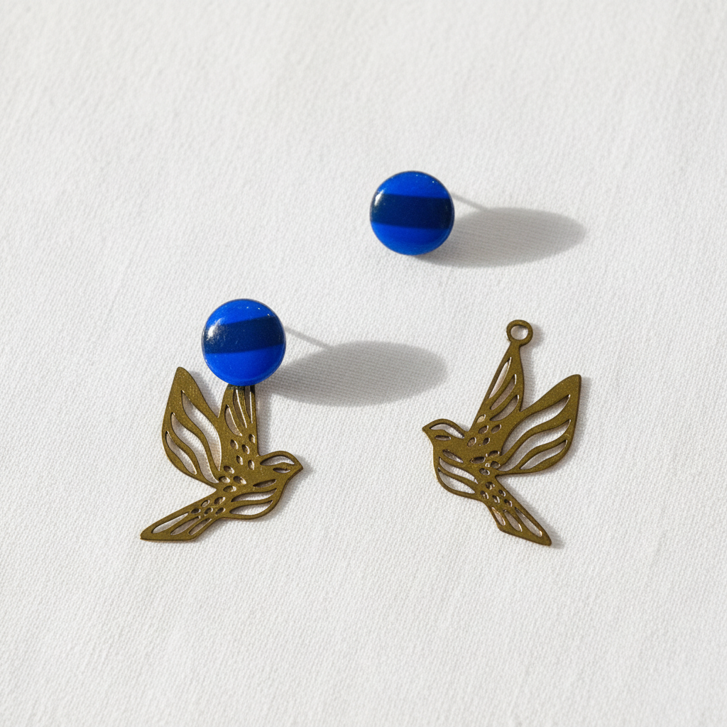 Multi ørering blå dot med messingstykke – samlet og adskilt