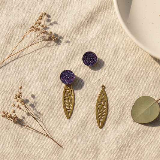 Multi ørering lilla glimmer dot – stylet editorial