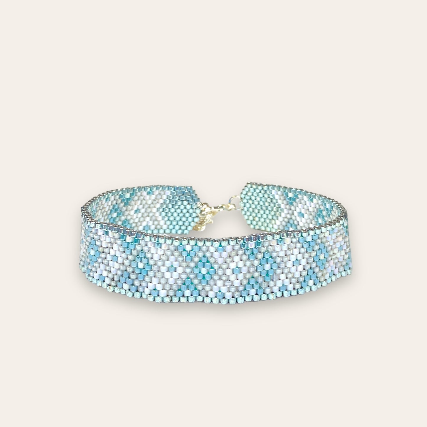 Armbånd af glasperler - blå nuancer Sara Engel