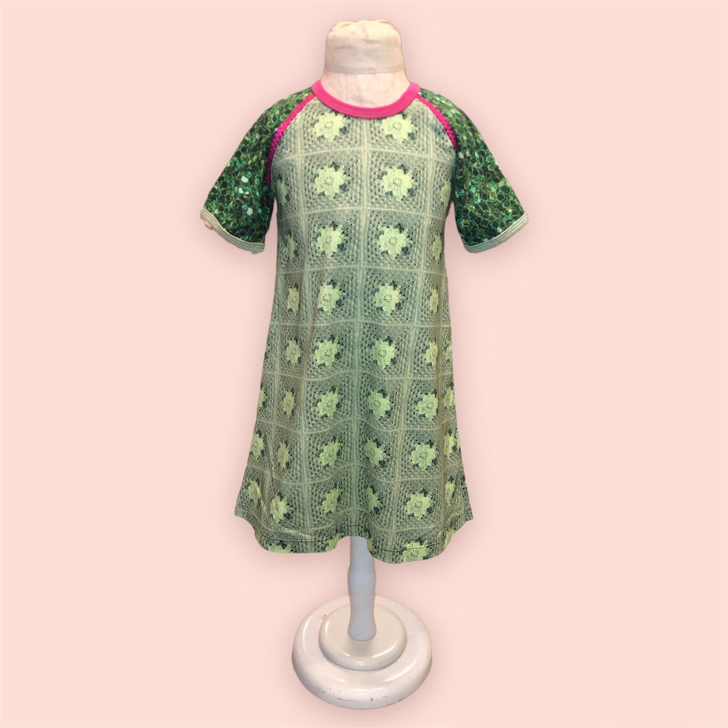 Kjole str 122 - den grønne Aldrig2ens