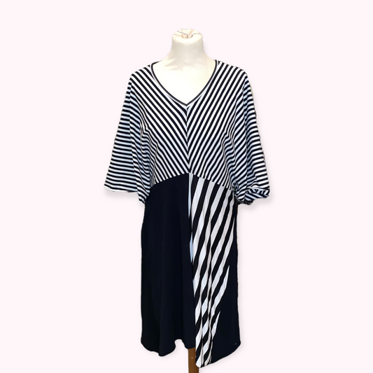 Kjole med store ærmer Aldrig2ens