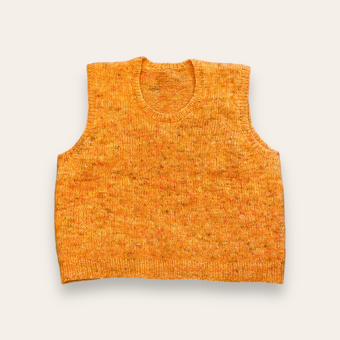 Strikket vest m-l (orange) Jnortheved