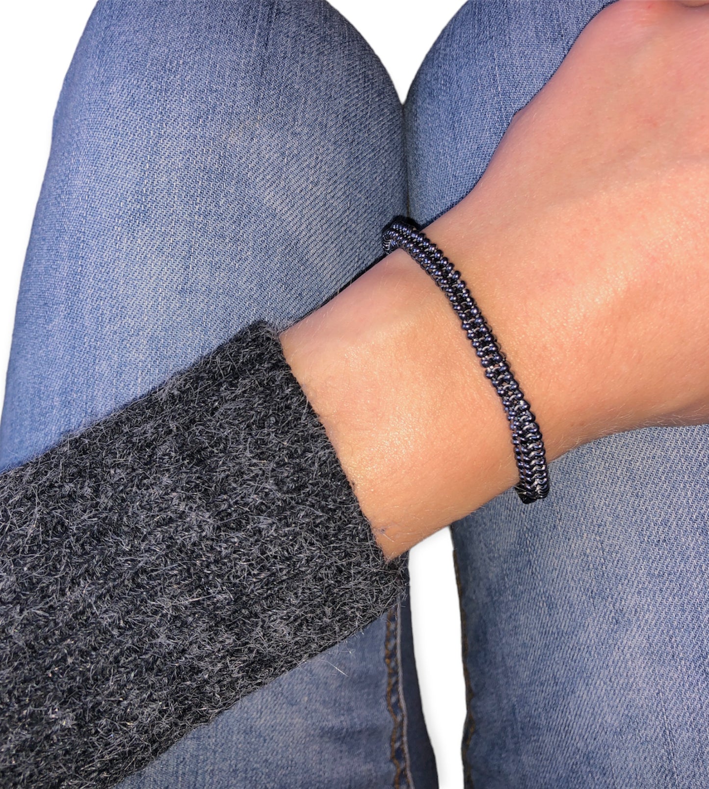 Armbånd af seed beads Sara Engel