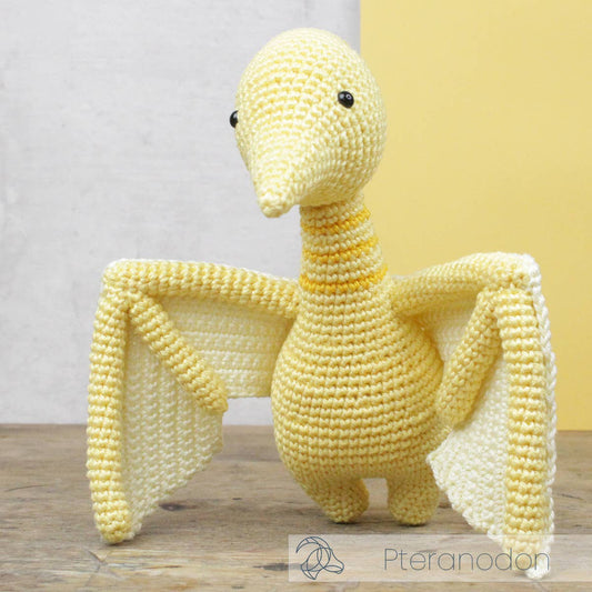 Hæklekit i bomuld – Pteranodon i gul | Hardicraft