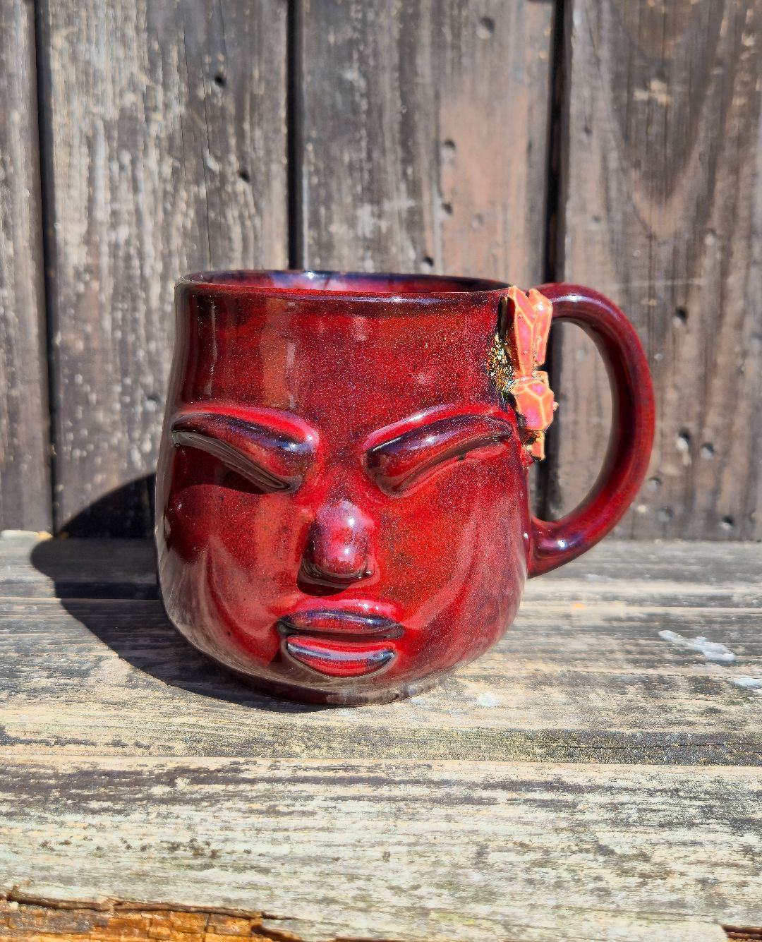 Krus med ansigt – Gaia, Bordeaux med krystal | RG Ceramic