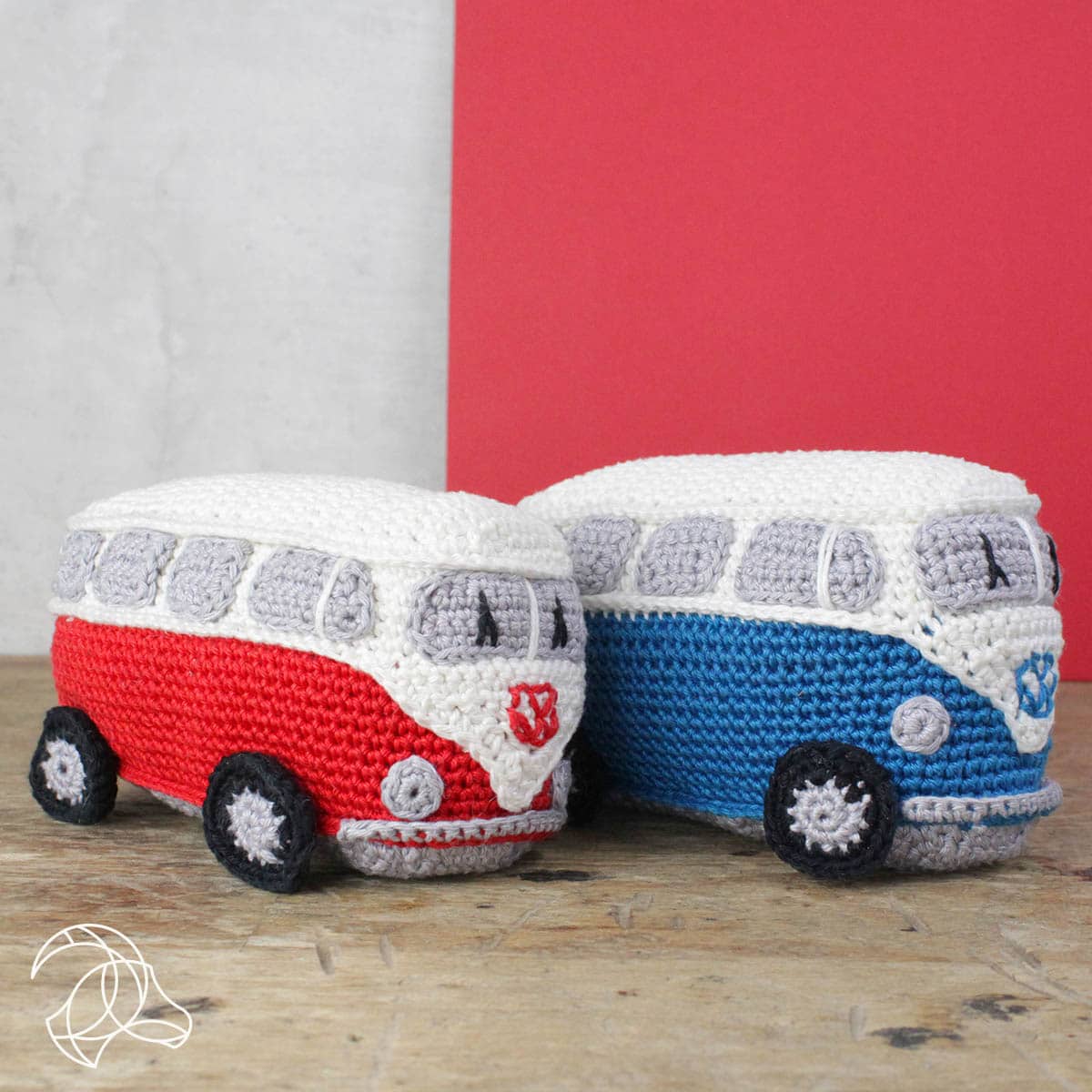 Hæklekit i bomuld – retro-minibus i blå | Hardicraft