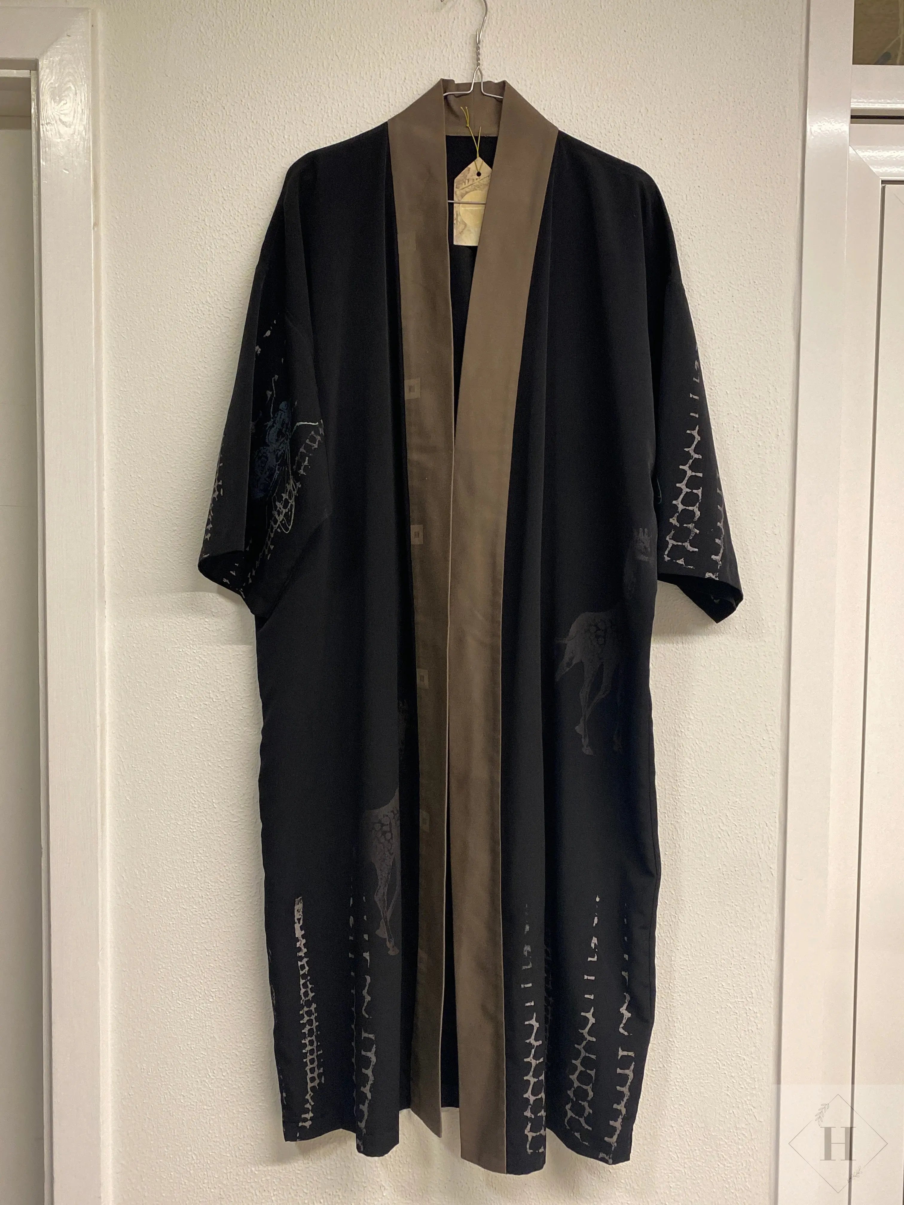 Sort kimono med giraffer Jonna Vestergaard