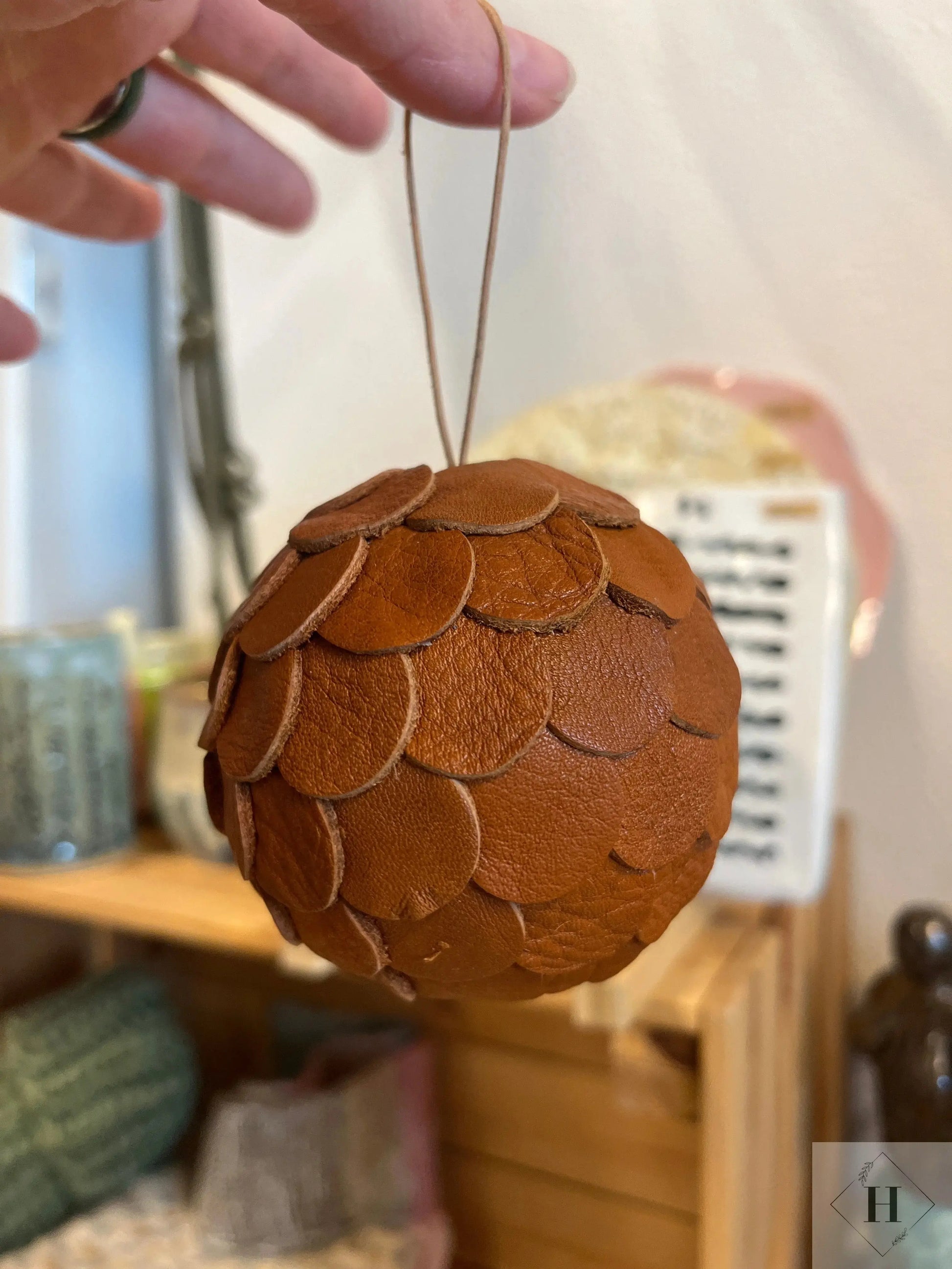 Kugle i læder - stor (flere farver) Unika Nord