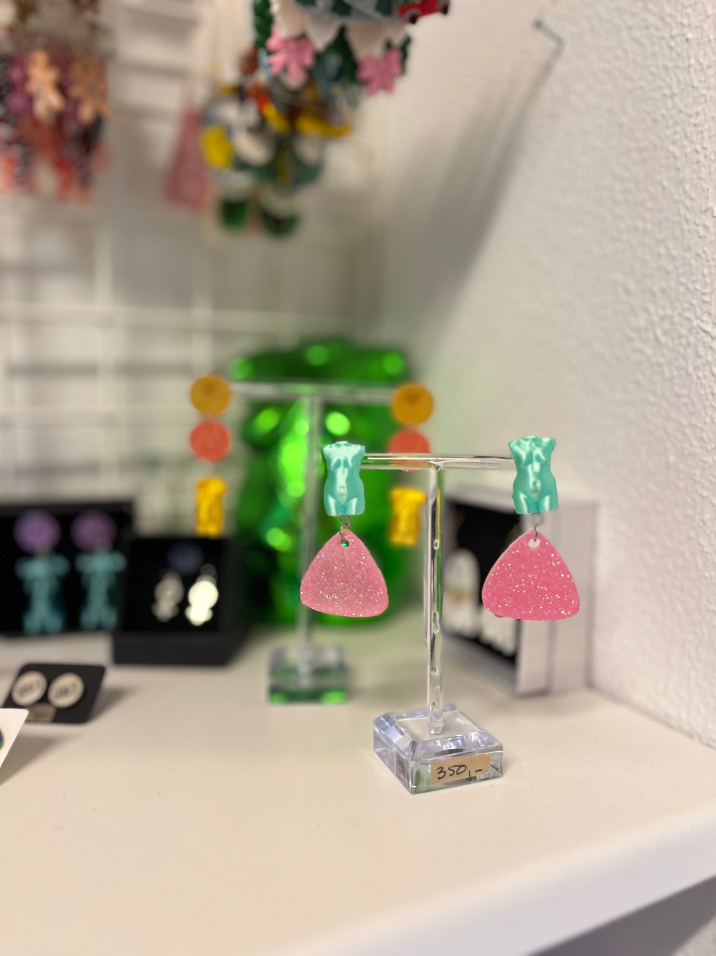 Ørering - mint torso med lyserød glimmer vedhæng