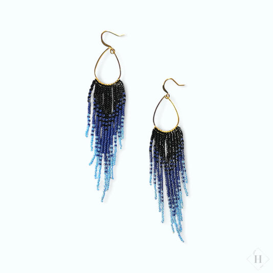 Lange frynse øreringe i miyuki perler - blå nuancer Mabalser