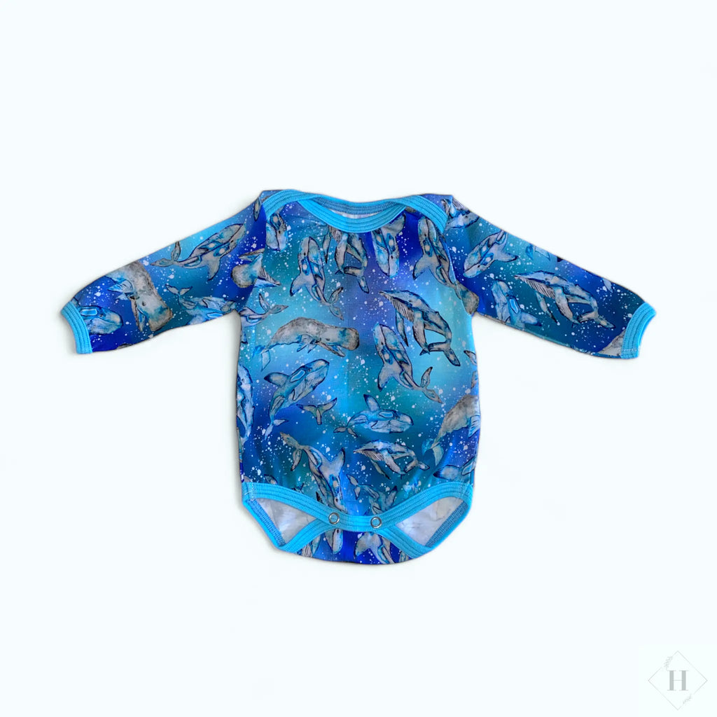 Baby body (flere str) - hvaler M Henriksen Design