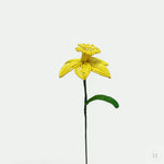 Indlæs billede til gallerivisning Håndlavet blomst i glasperler - påskelilje (glimmer) Kaimers krea
