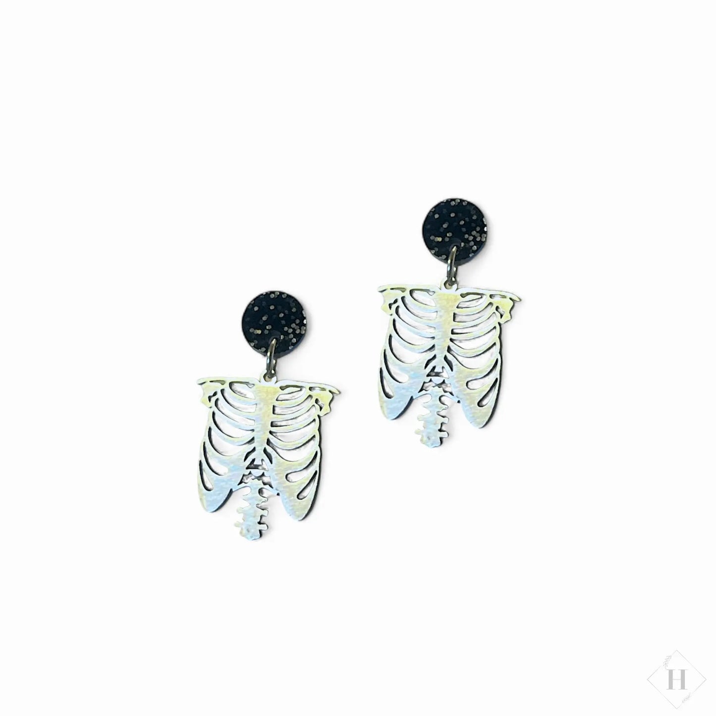 Silver Ribcage Creatrivi