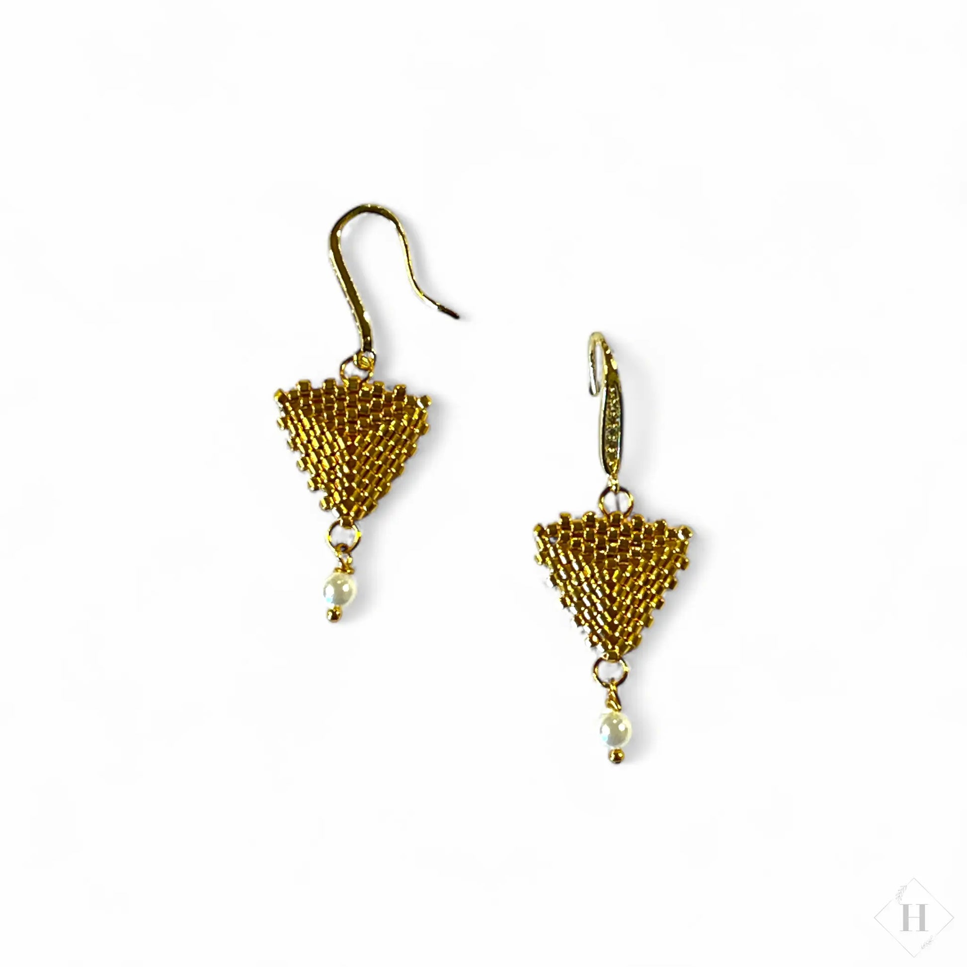 Trekant - guldbelagt med perle Mabalser