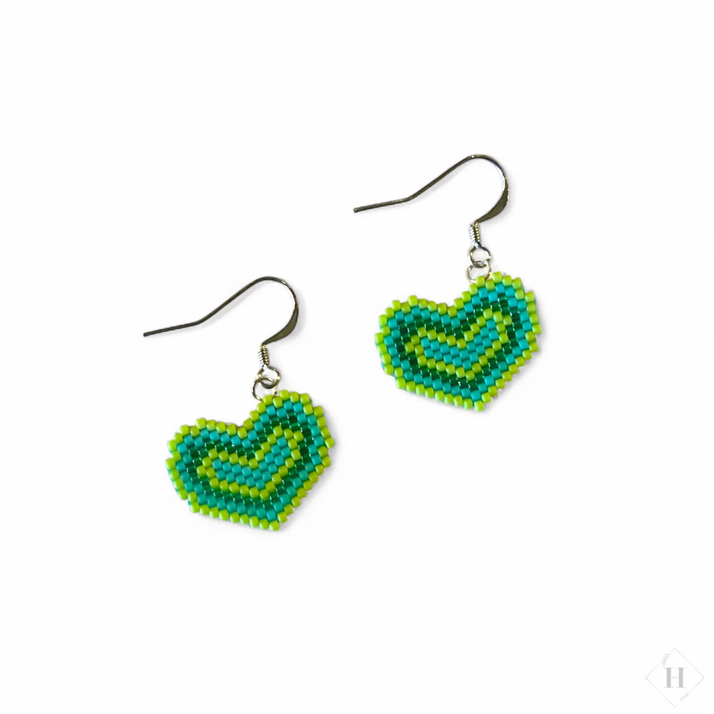 Ørering af miyuki perler - grønne hjerter Sara Engel
