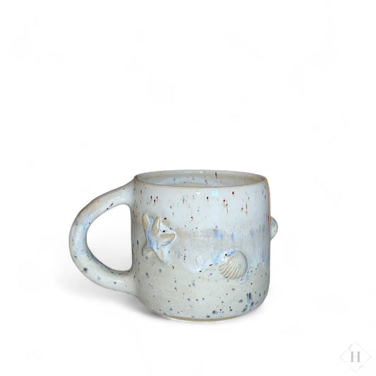 Krus med hank - skaller Clay by Hornstrup